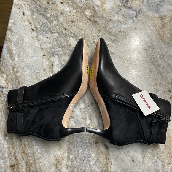 Tory Burch T HARDWARE 55MM KITTEN HEEL BOOTIES in Perfect Black Women’s 5 - Picture 6 of 12